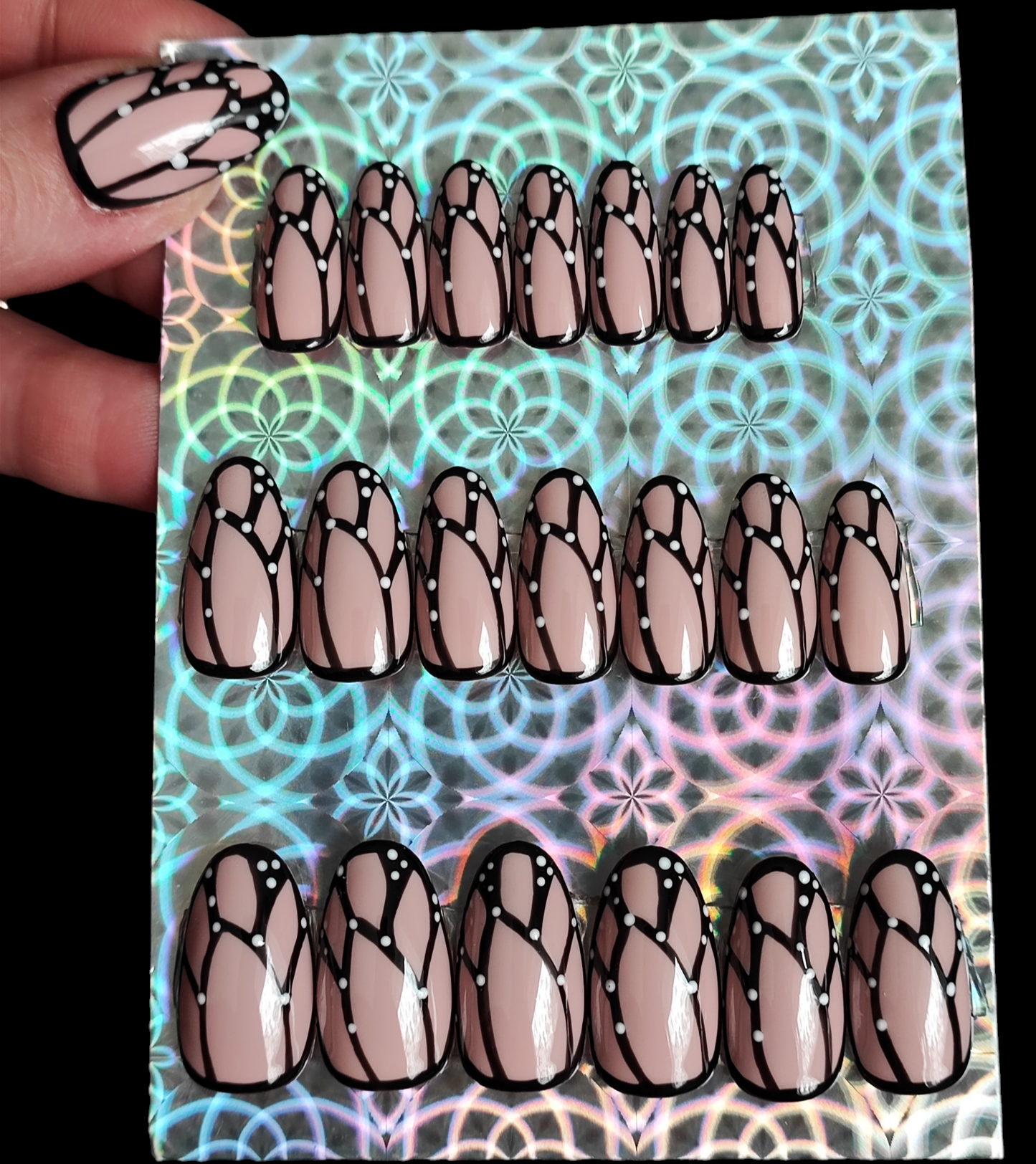 Press On Nails Sommer Nude in natürlichem Sommerlook | MEVANAILS