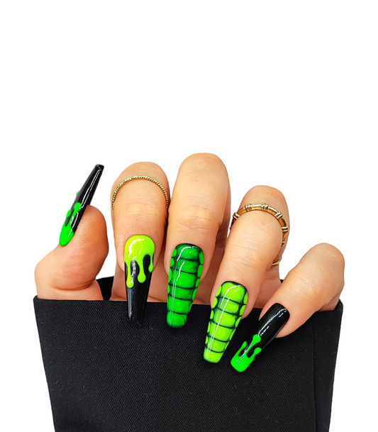 Neon Grüne Halloween Nägel zum Aufkleben | MEVANAILS